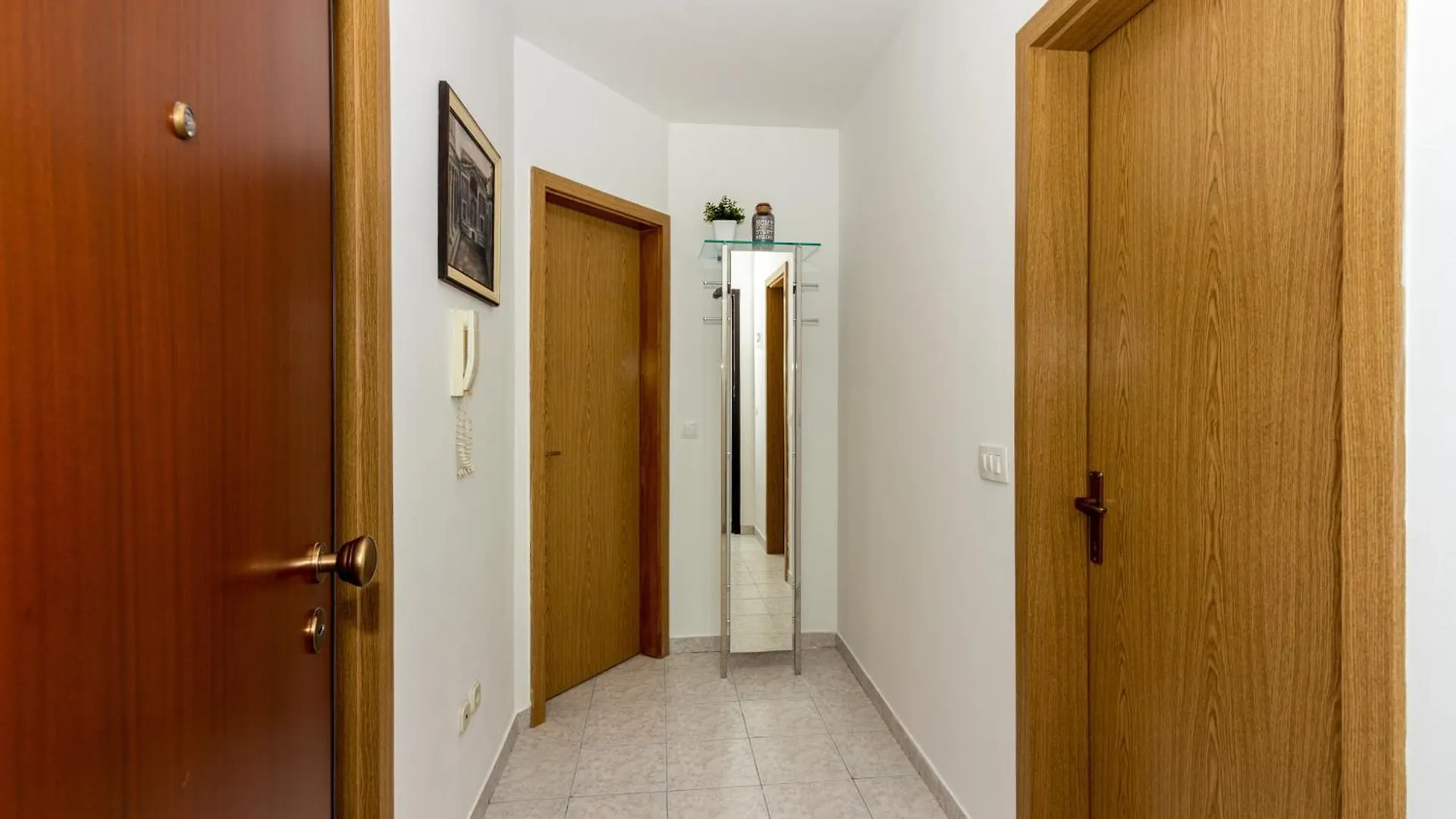 Apartment Beach Znjan